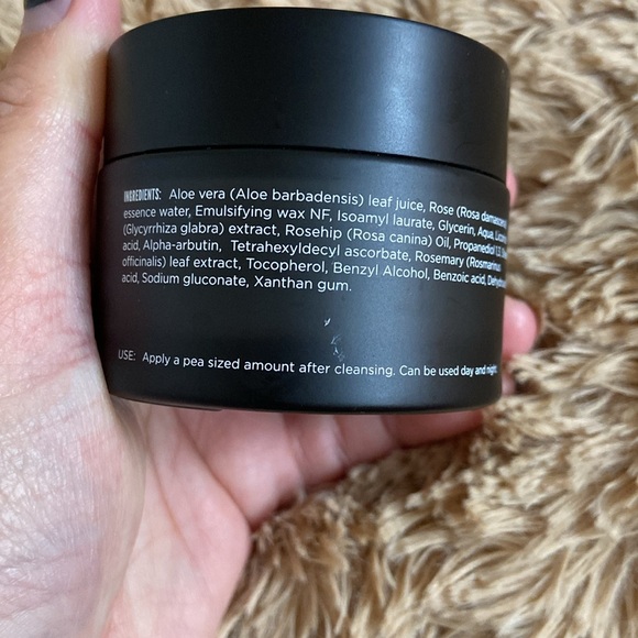 Banish vitamin c cream - Picture 2 of 4